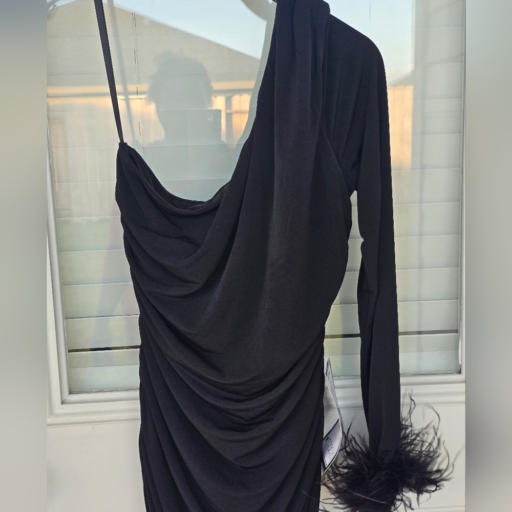 City Studios Women One-Shoulder Feather-Cuff Dress XL Black Cocktail Party NWT - Picture 5 of 13